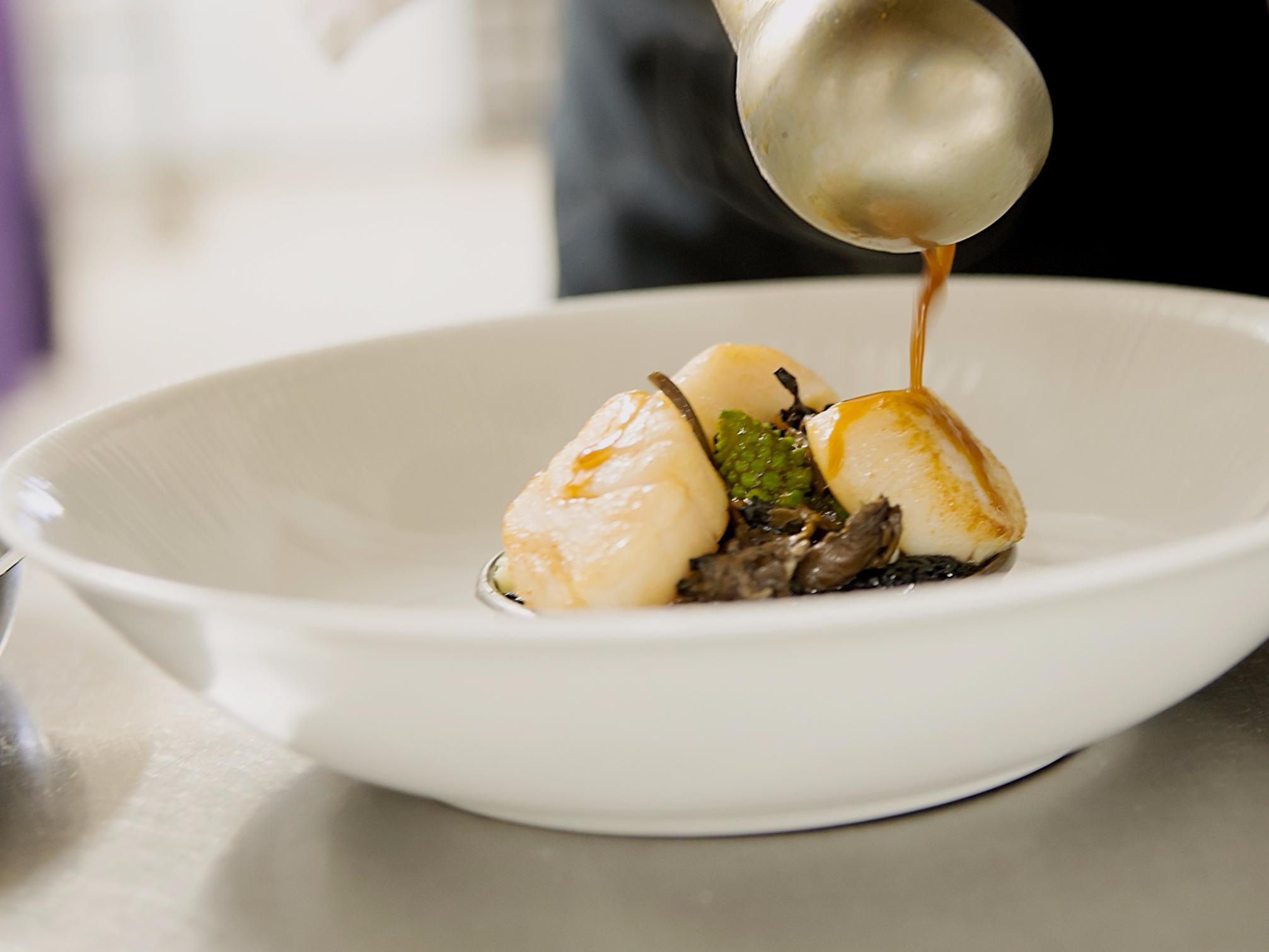 Logis Hotel De France Restaurant Le Lucullus Монморийо Екстериор снимка