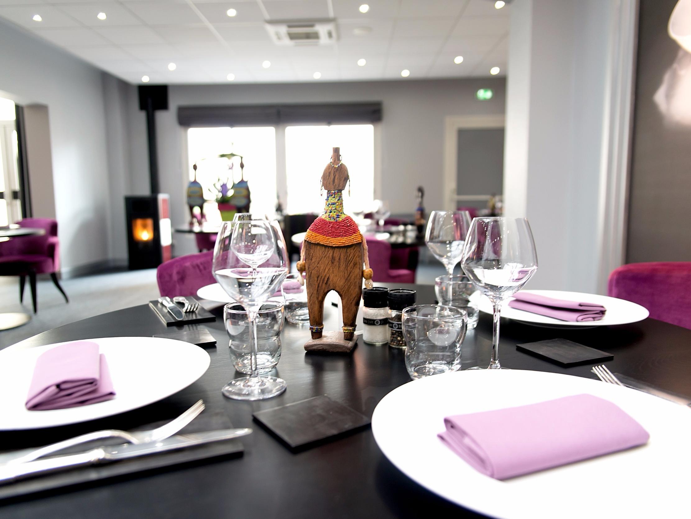 Logis Hotel De France Restaurant Le Lucullus Монморийо Екстериор снимка