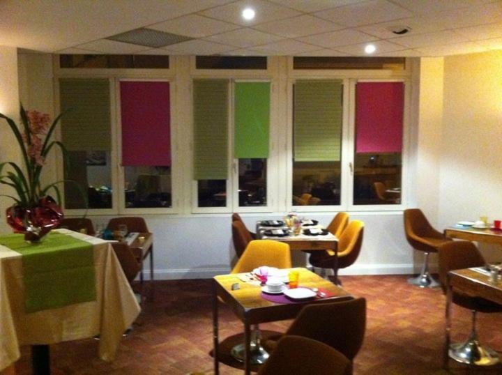 Logis Hotel De France Restaurant Le Lucullus Монморийо Екстериор снимка