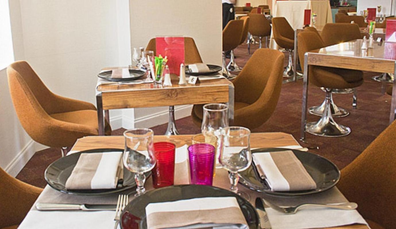 Logis Hotel De France Restaurant Le Lucullus Монморийо Екстериор снимка