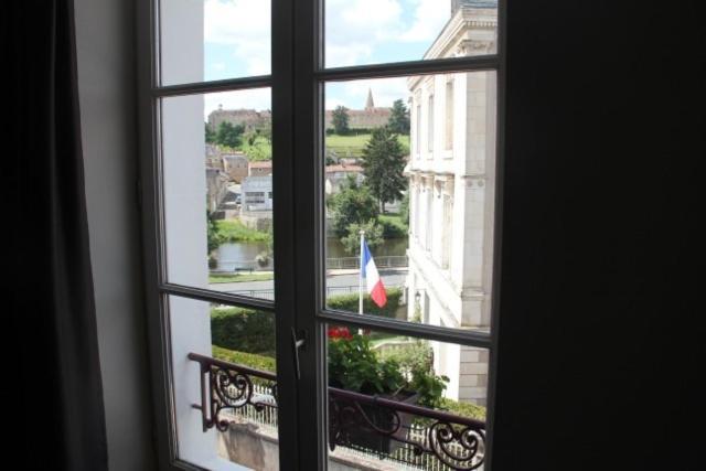 Logis Hotel De France Restaurant Le Lucullus Монморийо Стая снимка