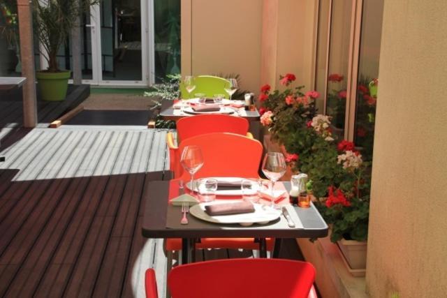 Logis Hotel De France Restaurant Le Lucullus Монморийо Екстериор снимка